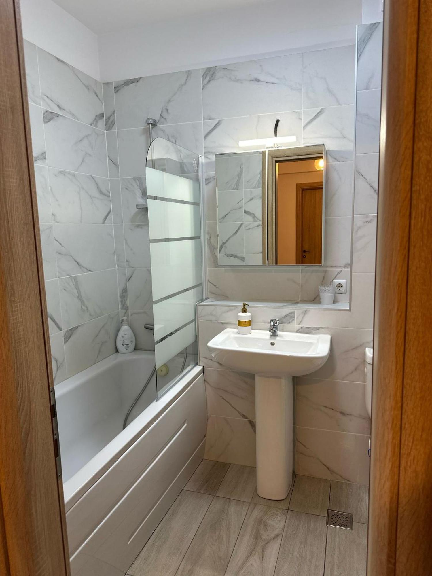 Alex Mnl Lux Apartment 2 Free Parking بوخارست المظهر الخارجي الصورة